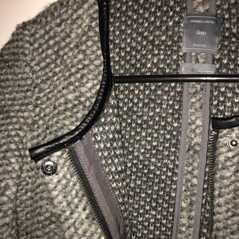 Classy Jacket- Gap - Picture 4 of 5